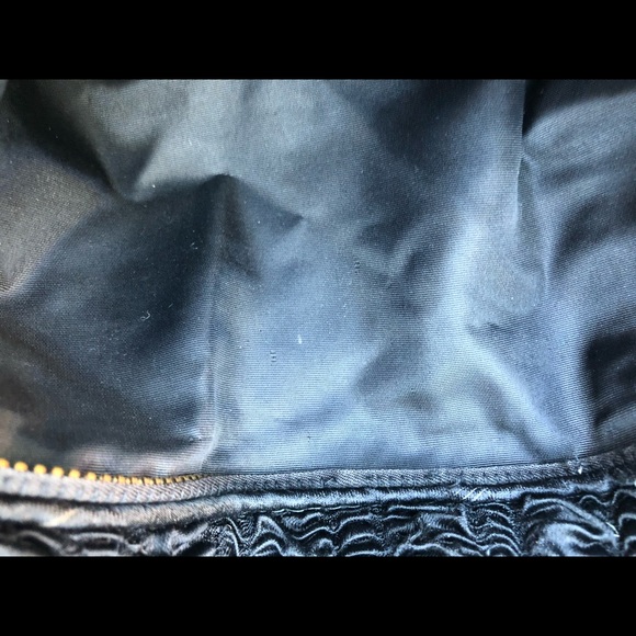 Hand Warmer With zipped area to hold stuff - Picture 4 of 5